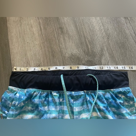 Lululemon THE T.H.E Shorts Lined 9in Tidal Stripe White Arctic Teal - Picture 4 of 6